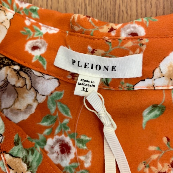 Pleione Covered Button Front Long Sleeve B… - Picture 5 of 6